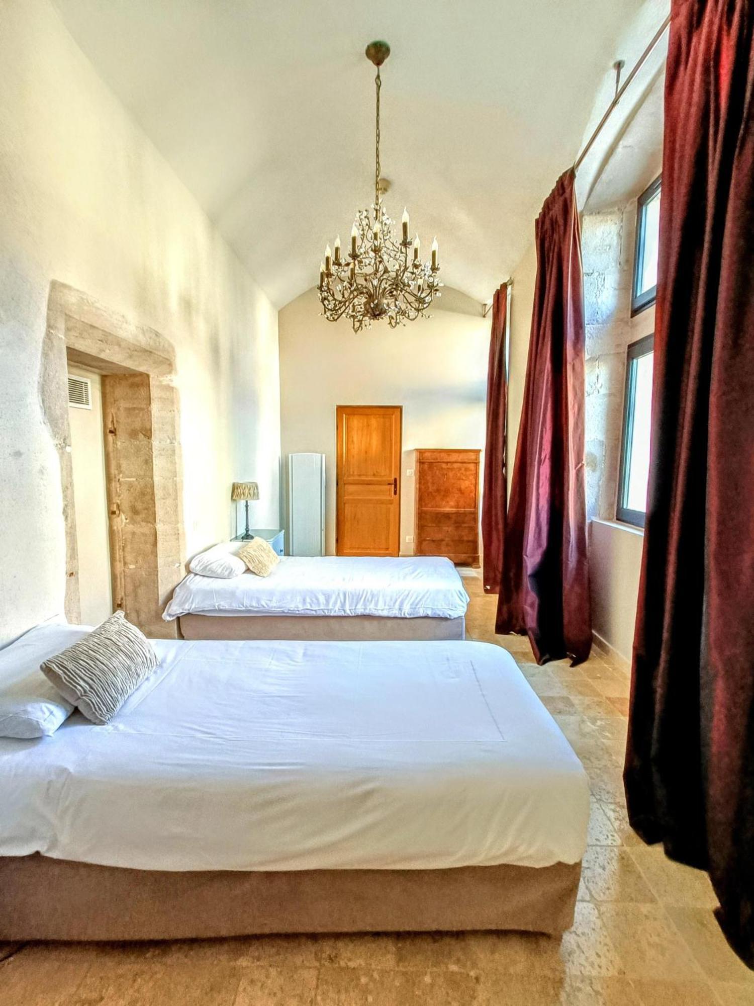 Les Chambres De La Renaissance Sainte-Julie Habitación foto