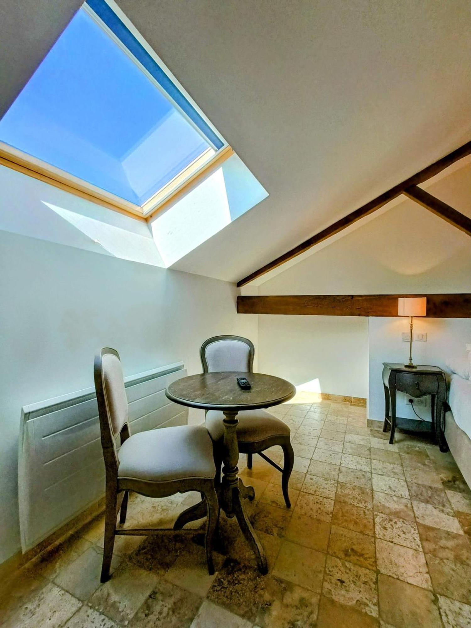 Les Chambres De La Renaissance Sainte-Julie Habitación foto
