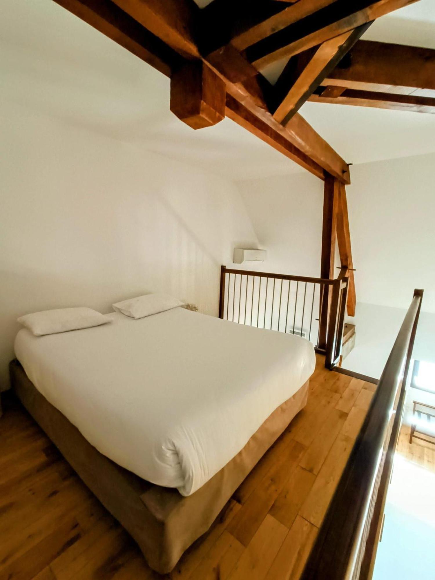Les Chambres De La Renaissance Sainte-Julie Habitación foto
