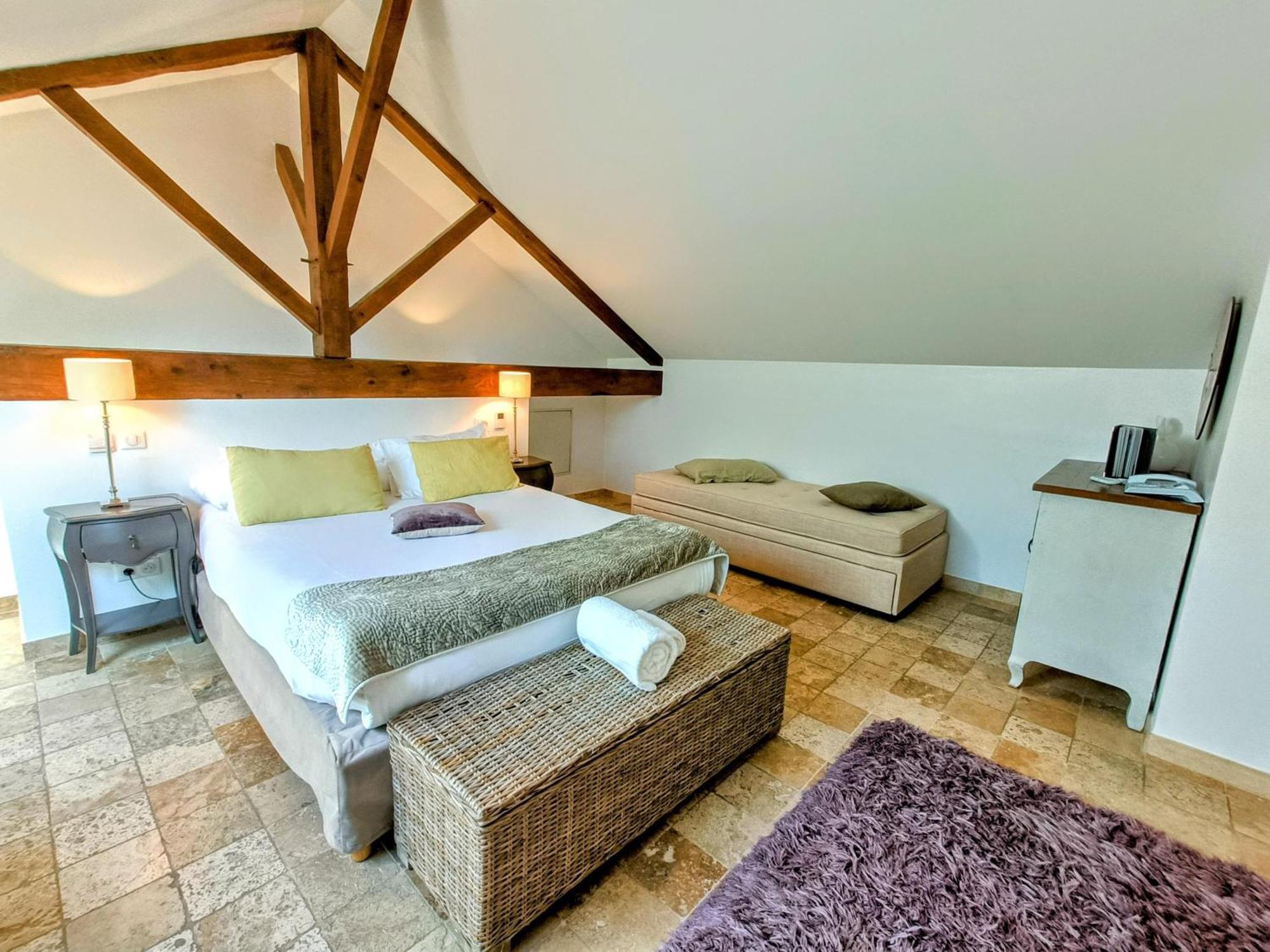 Les Chambres De La Renaissance Sainte-Julie Habitación foto